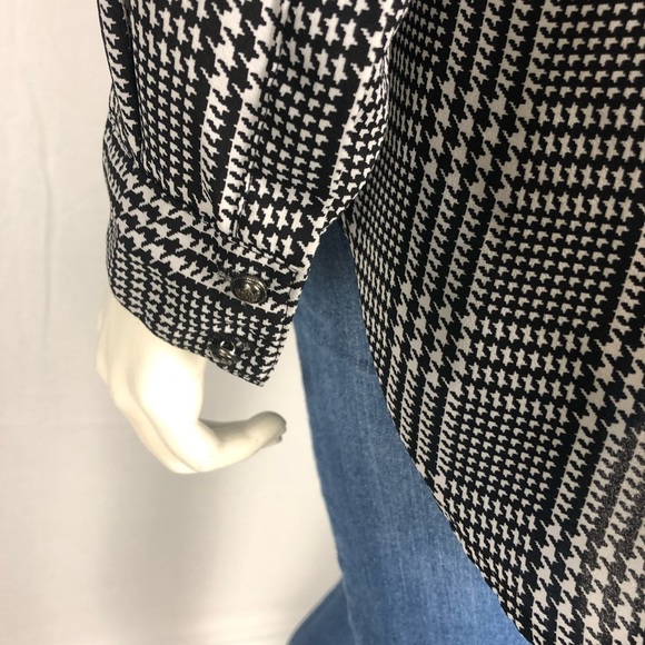 🖤 Dynamite Black & White Lace Houndstooth Blouse | Size Small 🖤 - Picture 7 of 11